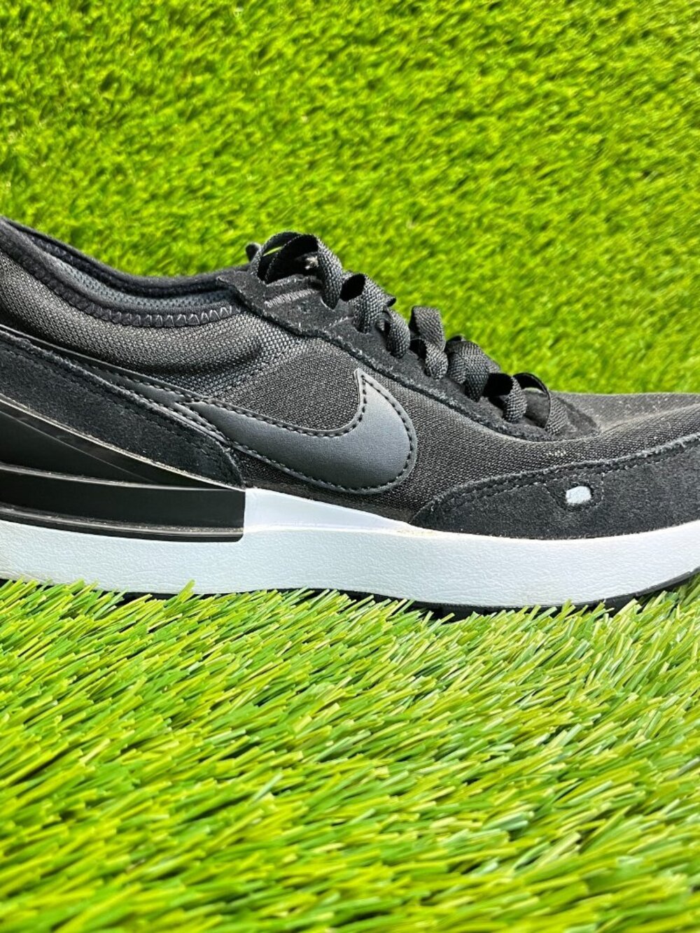 Nike Waffle One Boys Size 6Y Black White Athletic Running Walking Shoes Sneakers